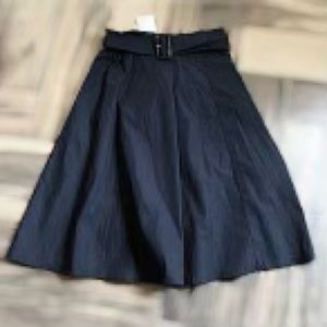 Banana Republic NWT 🎁 black belted midi skirt